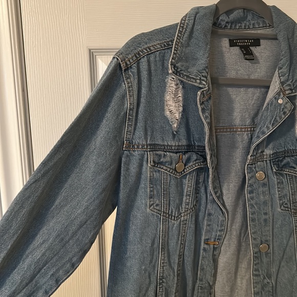Oversized Denim Jacket - Picture 5 of 8